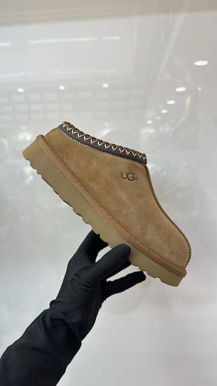 UGG
SIZE  ……… 36-42
QUALITY……MASTER
250 dhs🪙🌨️

Zain119
♥️♥️♥️
