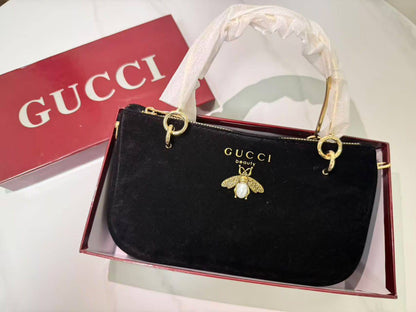 Gucci

115 dhs🇦🇪🇦🇪
have box

Zain07
♥️♥️♥️
