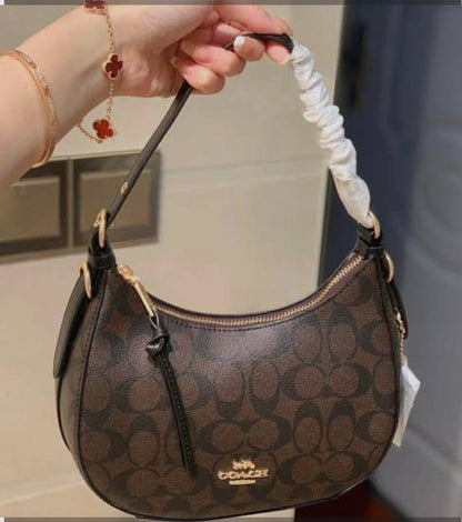 Coach
*24cm
90 dhs✅

Zain118
♥️♥️♥️