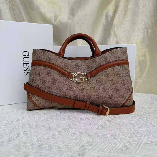 GUESS 
GOOD QUALITY 
110 dhs🪙🌨️
SIZE 32CM

Zain200
♥️♥️♥️