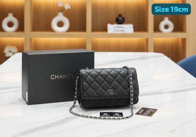 Chanel

Best quality

With box’s
🎁🎁🎁

90 dhs🌺
size 19cm

Zain158
♥️♥️♥️