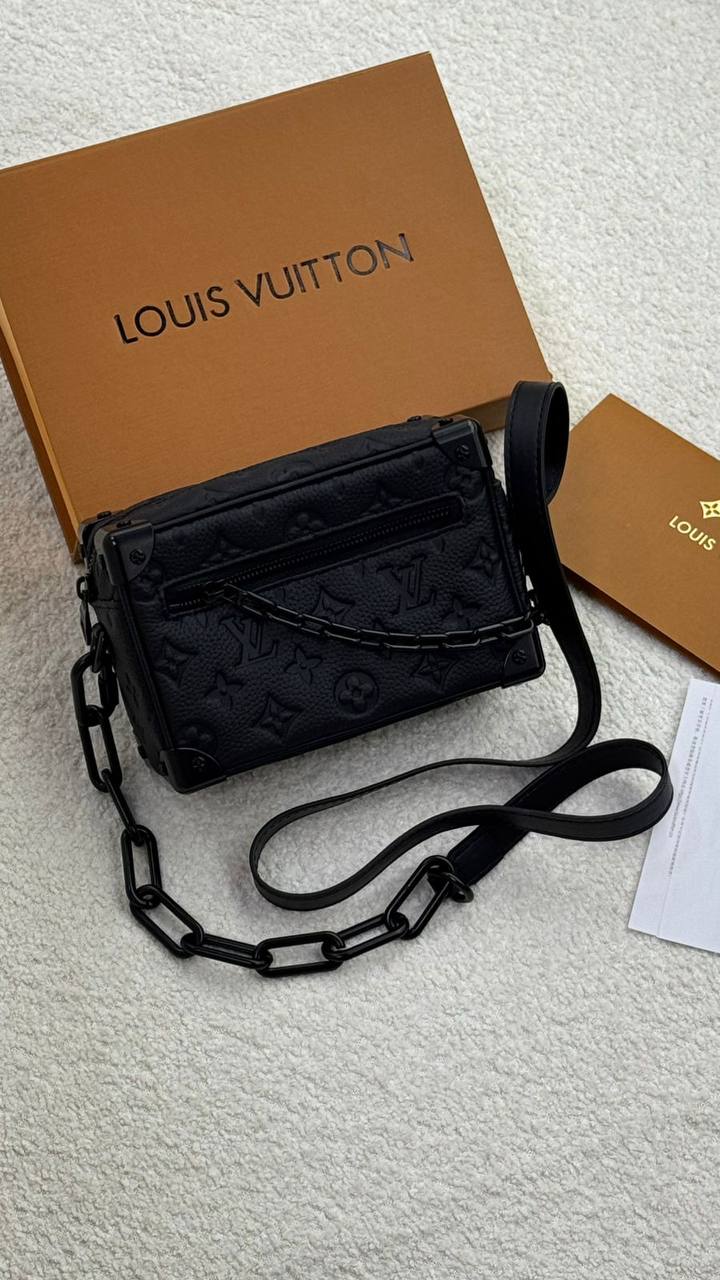 LV 
Master
18Cm 

With Box
🎁🎁🎁

260 dhs✅

Zain131
♥️♥️♥️