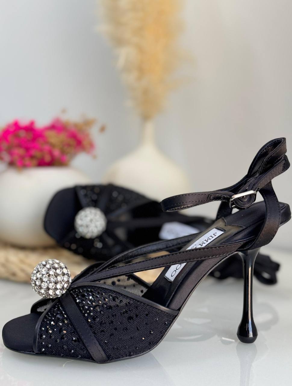 Jimmy choo 
Vip quality 
Size:36to41
450 dhs✅

Zain113
♥️♥️♥️