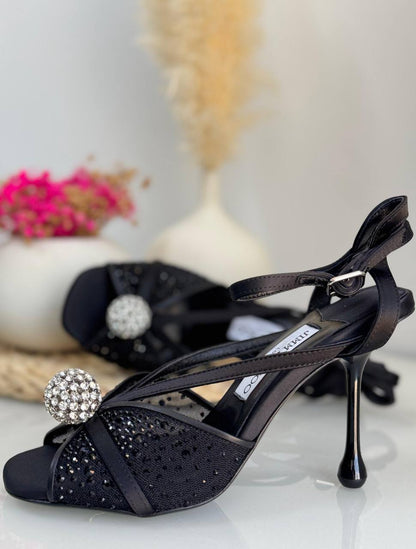 Jimmy choo 
Vip quality 
Size:36to41
450 dhs✅

Zain113
♥️♥️♥️