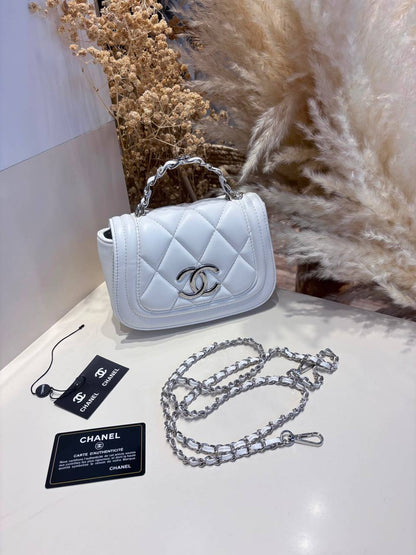 Chanel
120 dhs💓

Zain107
♥️♥️♥️