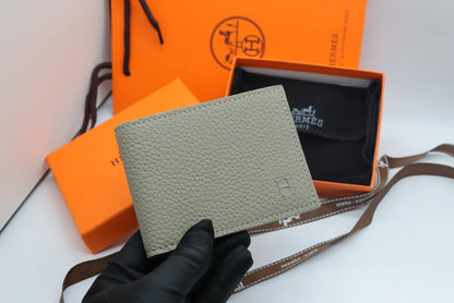 Hermes Wallet 
Good Quality
With Box And Bag 
🎁🎁🎁

65 dhs💓

Zain33
♥️♥️♥️