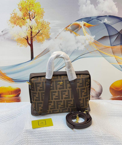 Fendi
Best quality
110 dhs💓
size 27cm

Zain158
♥️♥️♥️