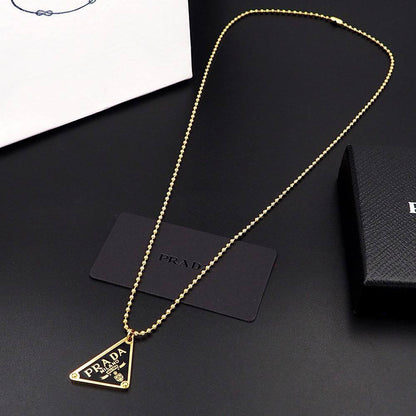 PRADA Necklace 🌺
Master quality 

45 dhs🪙💚
normal box 📦
🎁🎁🎁

Zain48
♥️♥️♥️