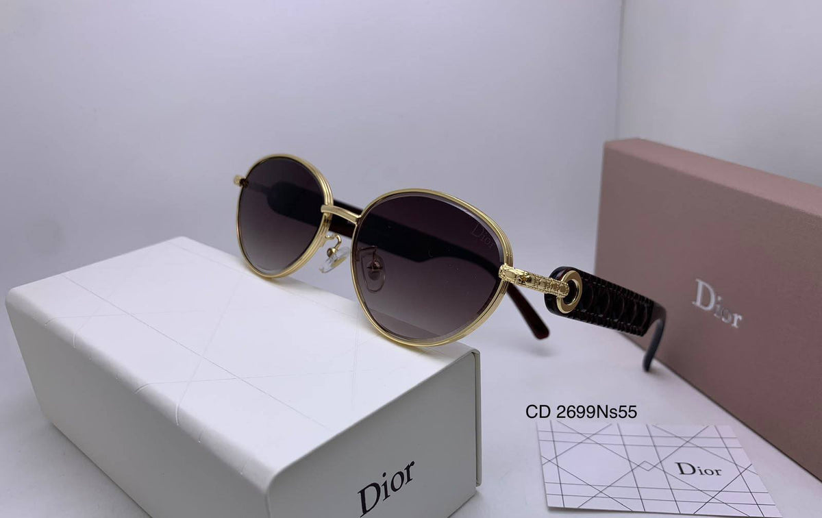 Ladies sunglasses 
70 dhs🇦🇪🇦🇪

Zain126
♥️♥️♥️