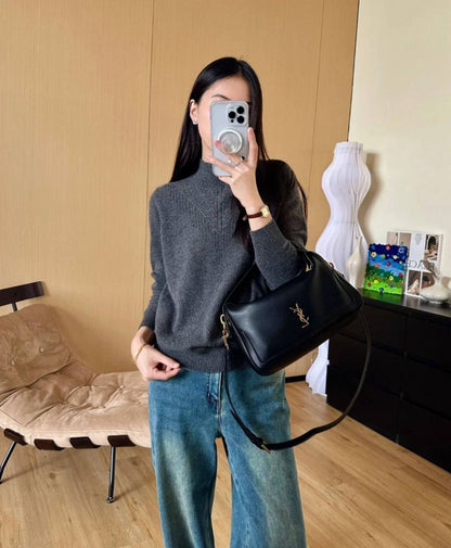 YSL 
GOOD QUALITY
 WITH BOX🎁
100 dhs✅

Zain295
♥️♥️♥️