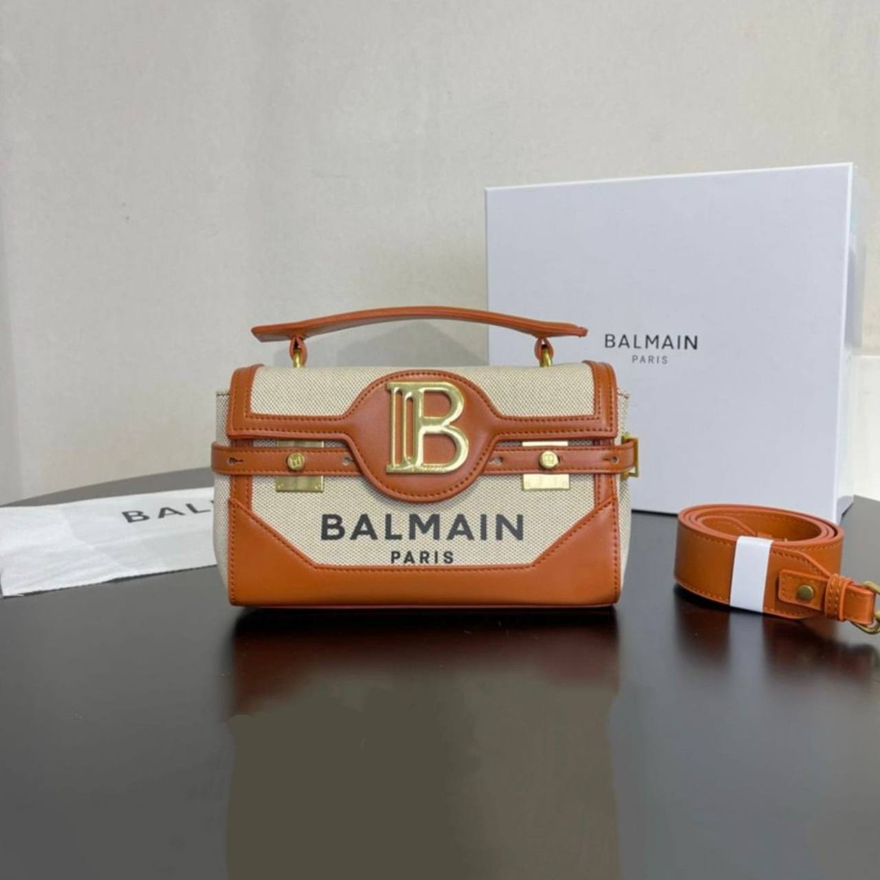 BALMAIN 
HIGH QUALITY 

WITH BOX 
🎁🎁🎁

130 dhs🪙🖤

Zain39
♥️♥️♥️