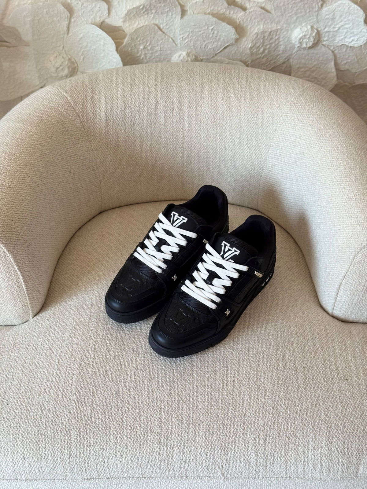 LV Sneaker 

AAA Quality

 size:40 to 46 

560 dhs🇦🇪🇦🇪

Zain185
♥️♥️♥️