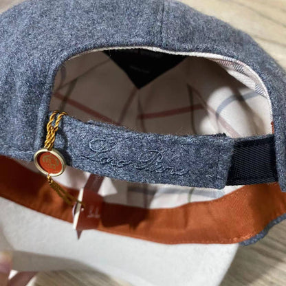 CASHMERE 
LORO PIANA 
MENS CAP 🧢 
FREE SIZE 
120 dhs❤️

Zain88
♥️♥️♥️