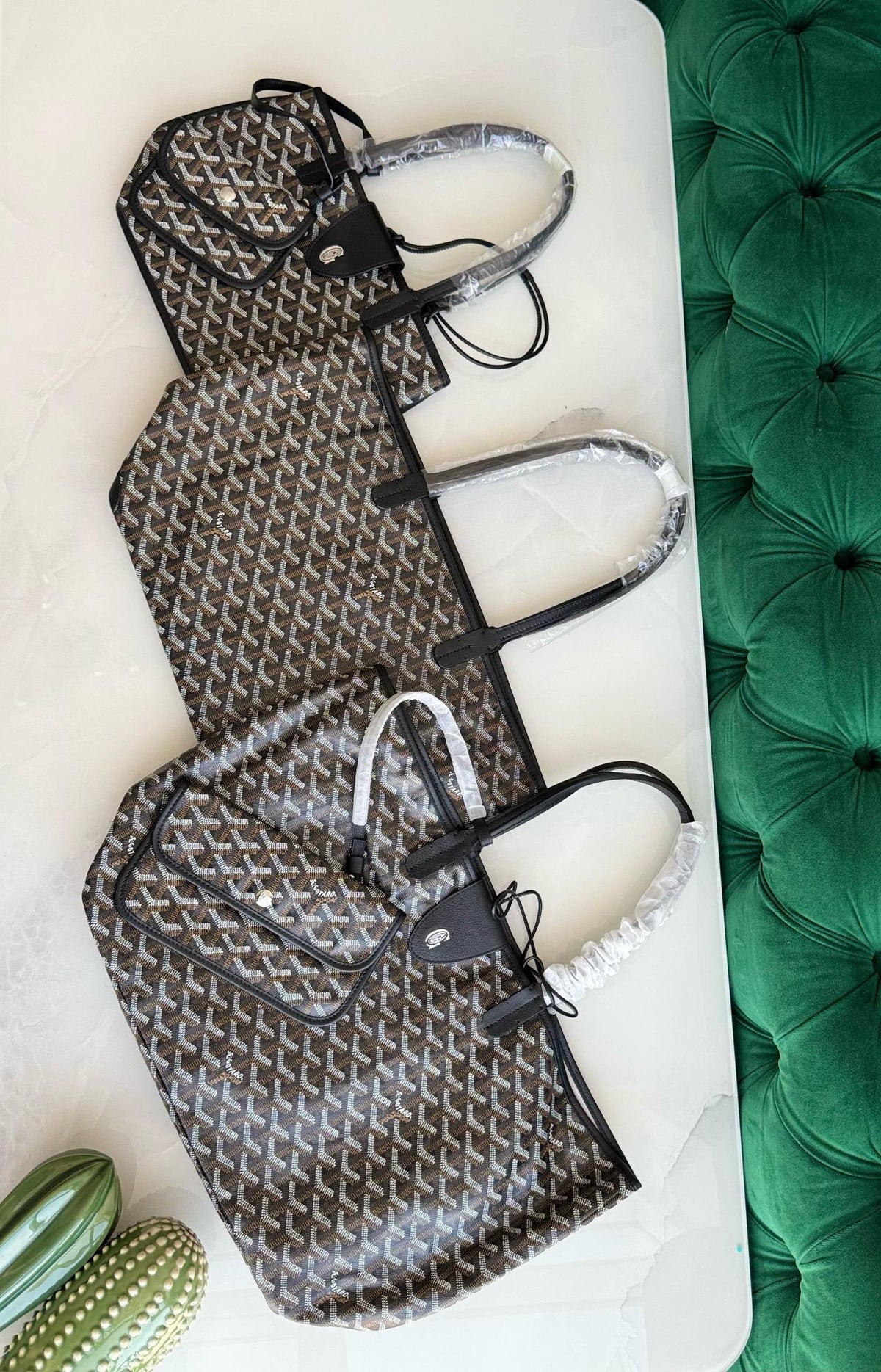 Goyard ✨
Available original box 📦 
With full packing 🎀🎀
Super high quality 💥💥

For Price 👇 WhatsApp✅
0568585901 
0507557372
0552275751 Owner Zain 👌

Zain382
♥️♥️♥️