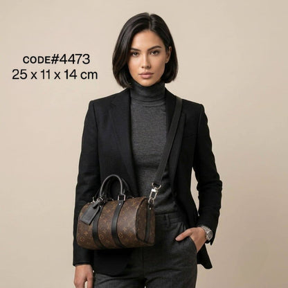 LV Unisex
ᴋᴇᴇᴘᴀʟʟ ʙᴀɴᴅᴏᴜʟɪᴇ̀ʀᴇ 25
ᴍᴏɴᴏɢʀᴀᴍ ᴄᴀɴᴠᴀs ʟᴇᴀᴛʜᴇʀ
sɪʟᴠᴇʀ ʜᴀʀᴅᴡᴀʀᴇ
sɪᴢᴇ : 25 cm
ᴡɪᴛʜ BOX
🎁🎁🎁

100 dhs✅

Zain31
♥️♥️♥️