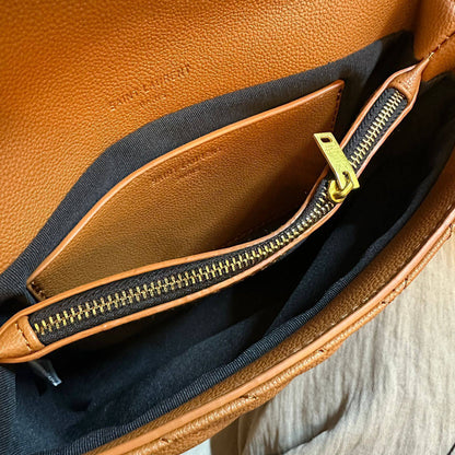 YSL 

RESTOCK GOOD QUALITY 
WITH BOX 
🎁🎁🎁

110 dhs❣️

Zain279
♥️♥️♥️