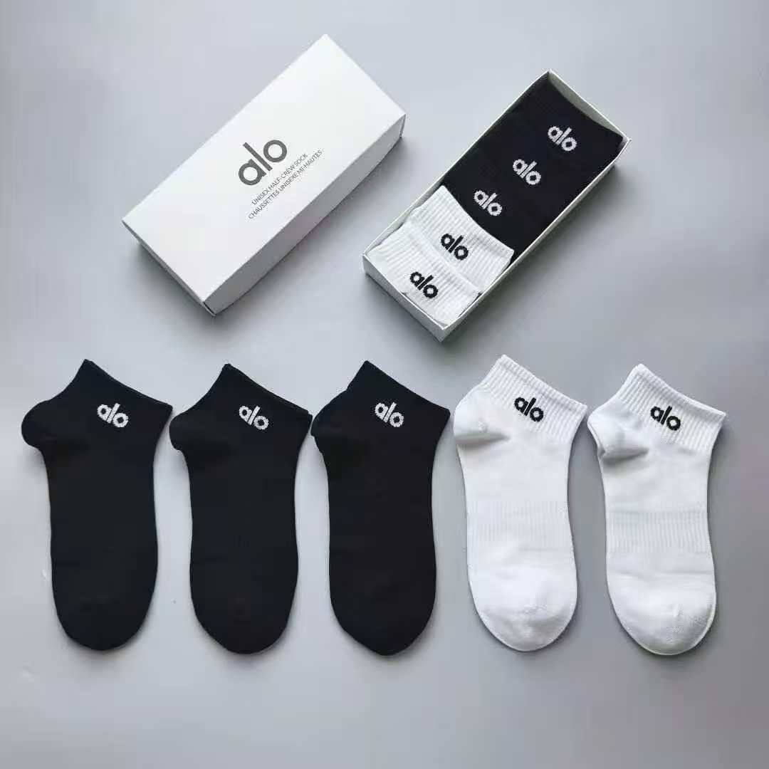 NEW CAME 
alo SOCKS 
30 dhs❤️

Zain40
♥️♥️♥️