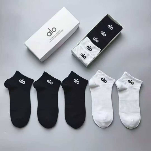 NEW CAME 
alo SOCKS 
30 dhs❤️

Zain40
♥️♥️♥️