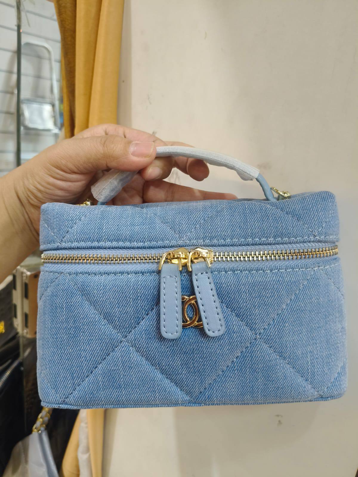 Chanel Master
260 dhs🌺

Zain10
♥️♥️♥️