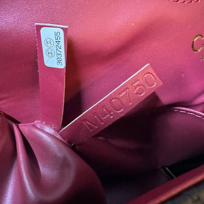 CHANEL 
 GOOD QUALITY 
WITH BOX 🎁🎁🎁
120 dhs✅

Zain39
♥️♥️♥️