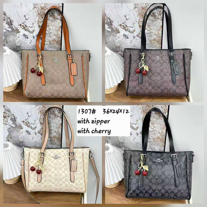 Coach Bags
70 dhs✅

Zain232
♥️♥️♥️