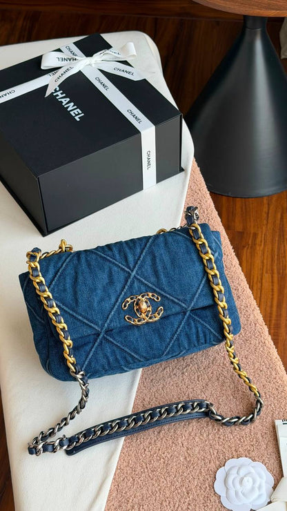 NEW CHANEL Jeans

*SiZe  25 CM*

*✨VIP QUALITY✨*

*with complete packing*🎁
For Price 👇 WhatsApp✅
0568585901 
0507557372
0552275751 Owner Zain 👌

Zain280
♥️♥️♥️