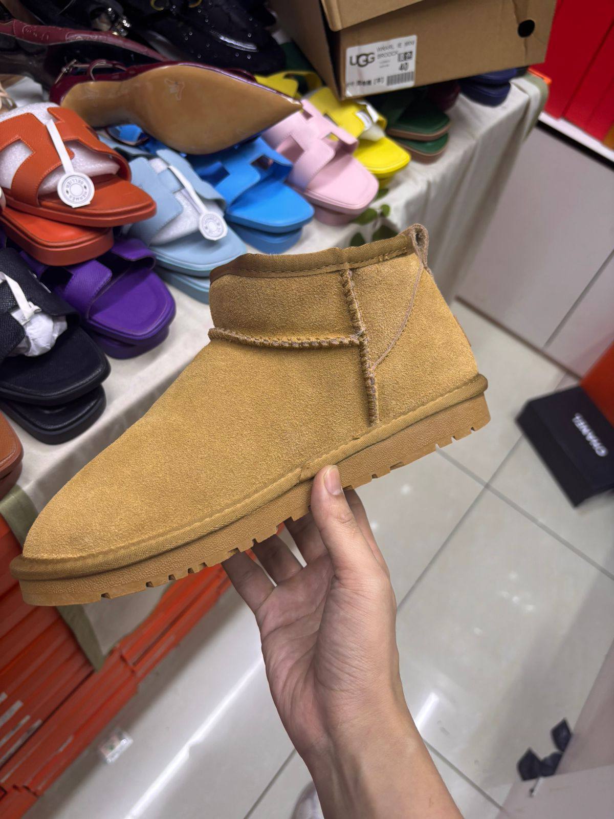 UGG 
Size 36-41
110 dhs🪙🌨️

Zain145
♥️♥️♥️