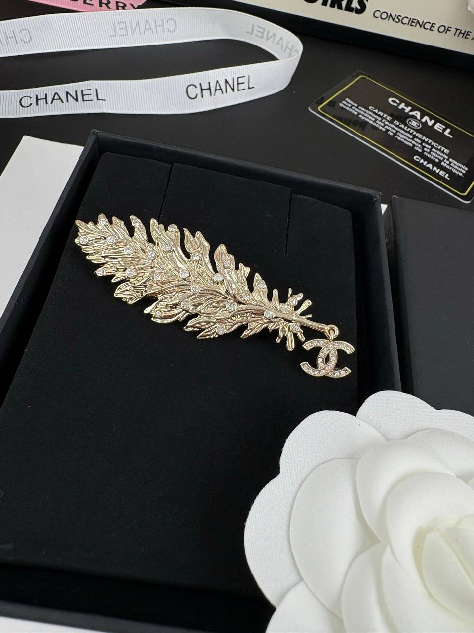 Brooch
55 dhs🪙💕

Zain89
♥️♥️♥️