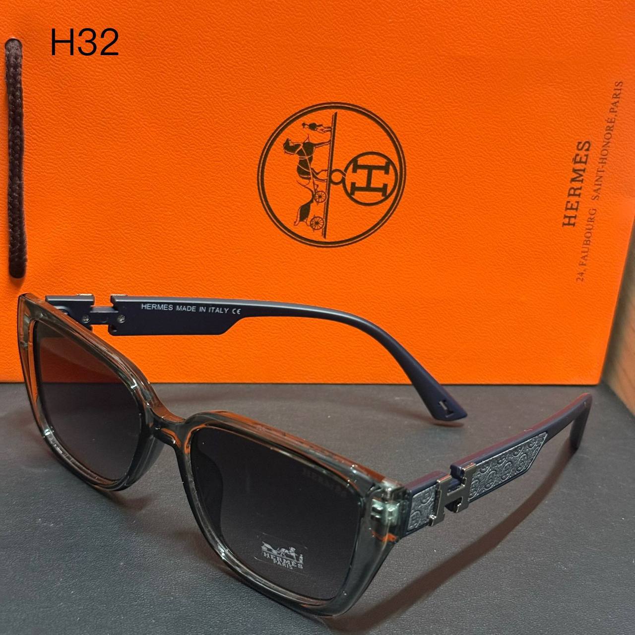 Hermes Sunglass* 
A+ Quality 
Offer price 

50 dhs🪙🌨️
with Master Box 🗃️

Zain48
♥️♥️♥️
