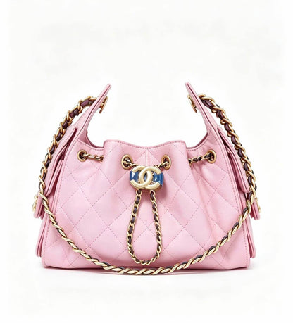 Chanel
110 dhs💓
Size：26CM
Good-quality 

Zain35
Zain26
♥️♥️♥️