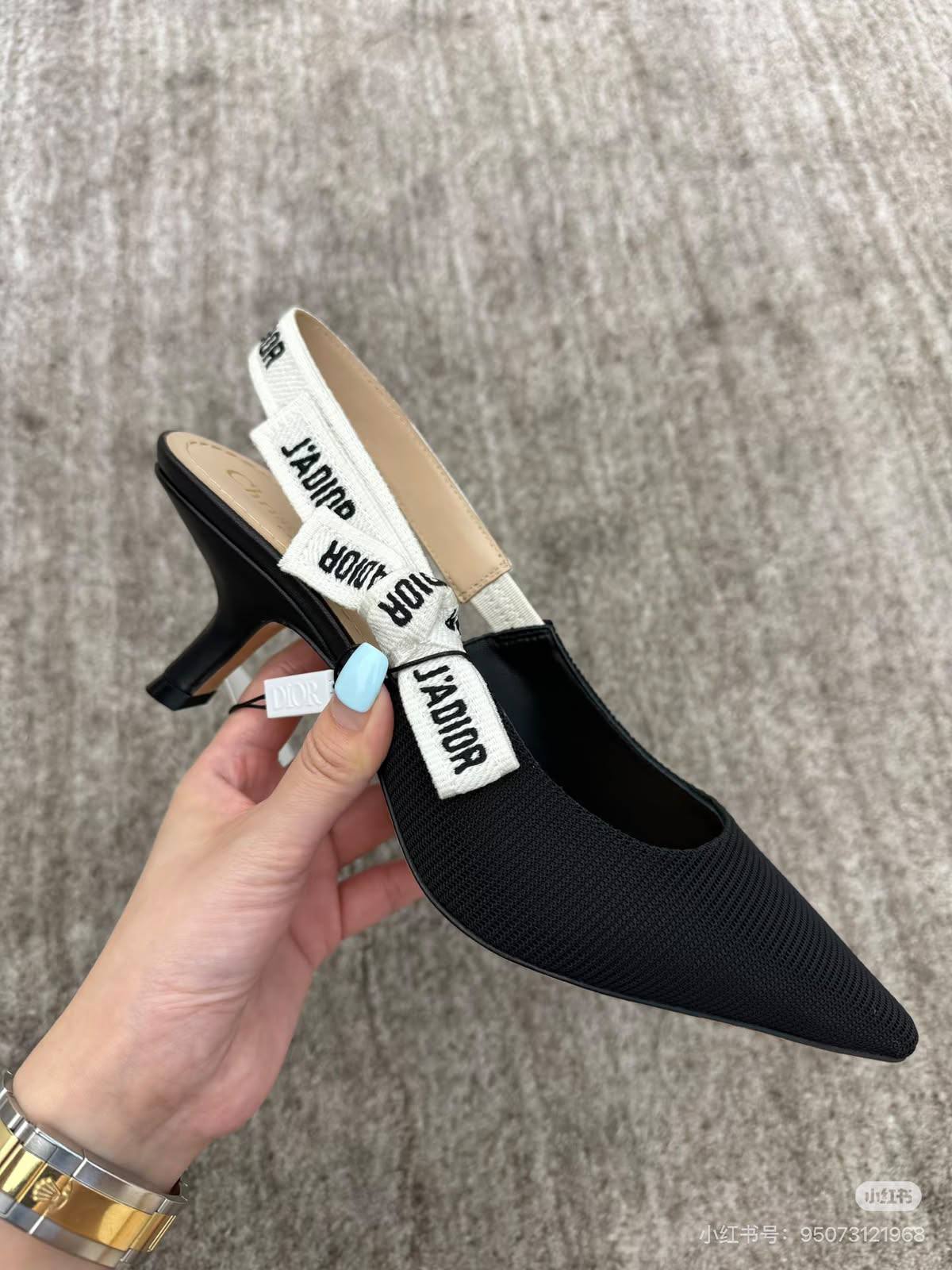 JA .Dior

36-41，
110 dhs🇦🇪🇦🇪

Zain145
♥️♥️♥️