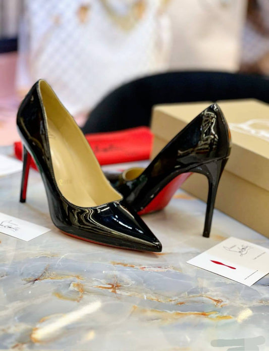 Christian Louboutin
🍁 *SIZE:  36 TO 41*🍁
280 dhs🌺

Zain224
♥️♥️♥️