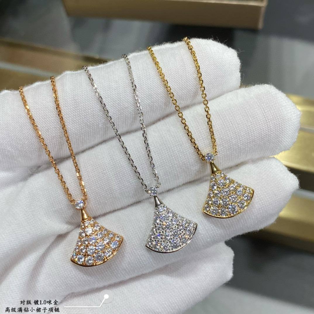 BVLGARI NECKLACE
MASTER💫✨
55 DHS🇦🇪🇦🇪
WITH SMALL BOX AND PAPER BAG🛍️🎁

Zain89
♥️♥️♥️