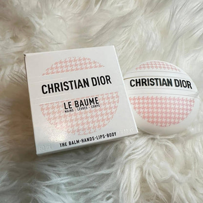 Chanel
Small 20 dhs🪙🌨️
Big 25 dhs🪙🌨️

Zain109
♥️♥️♥️