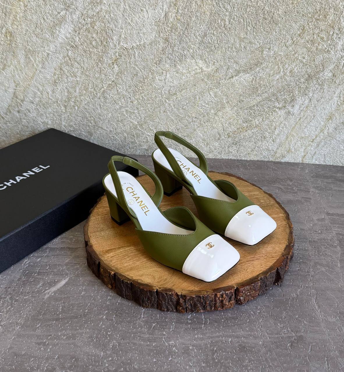 CHANEL 💫😍
SuperMaster Quality 💯
450 dhs✅
Size: 36-41 💥

Zain171
♥️♥️♥️