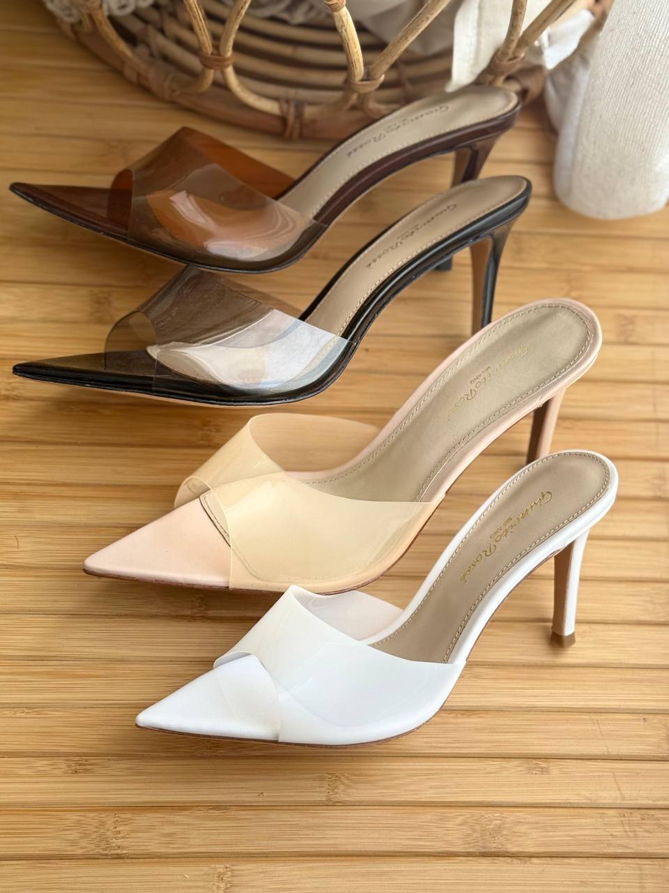 Gianvito Rossi
Super Master
𝗦𝗶𝘇𝗲 𝟯𝟲 𝘁𝗼𝗼 𝟰𝟭 
450 dhs💛

Zain303
♥️♥️♥️