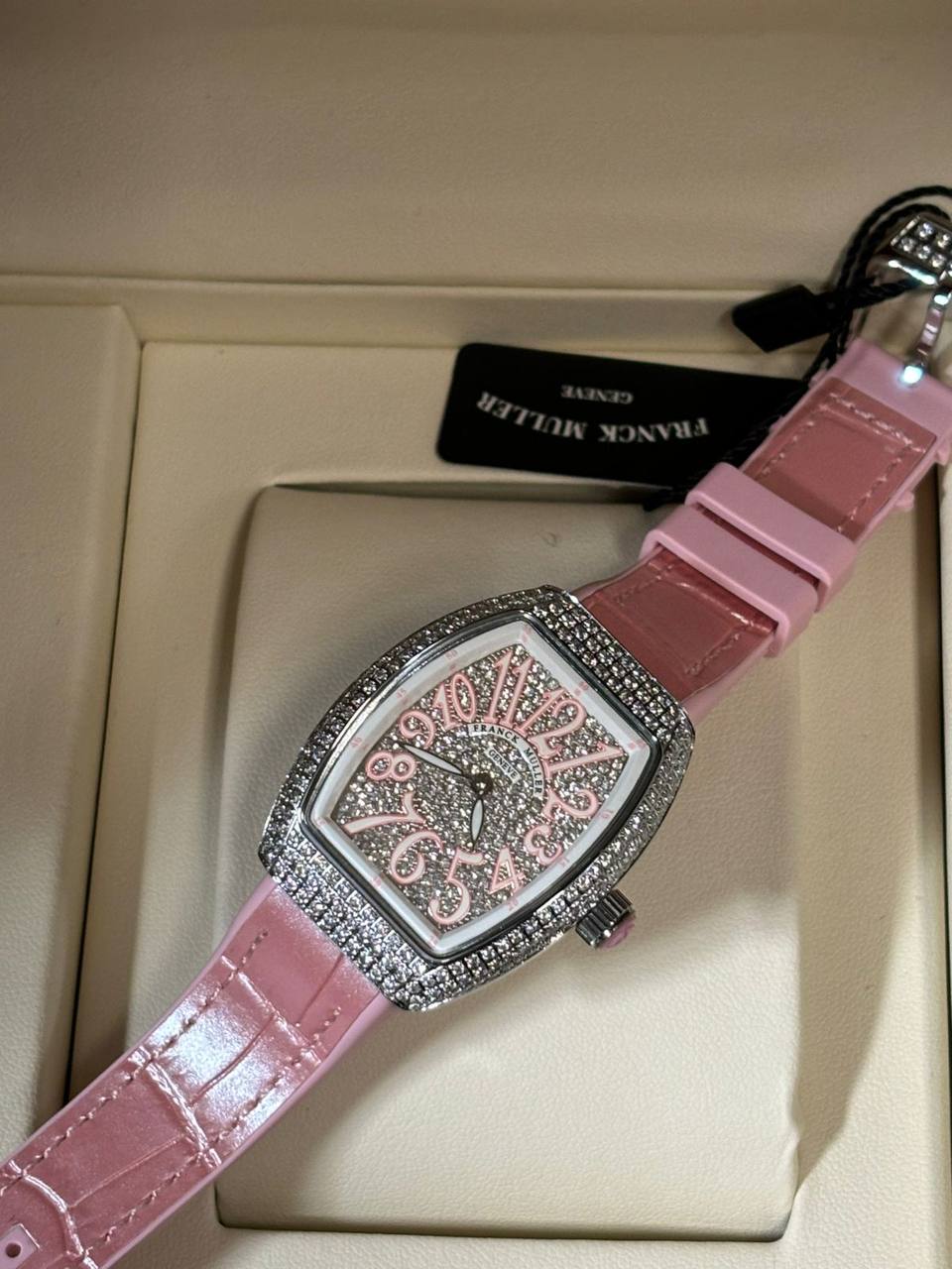 FRANCK MULLER 
_*WOMEN*_
_MASTER QUALITY_

410 dhs❤️
___WITH BOX_____❒
🎁🎁🎁


Zain108
♥️♥️♥️