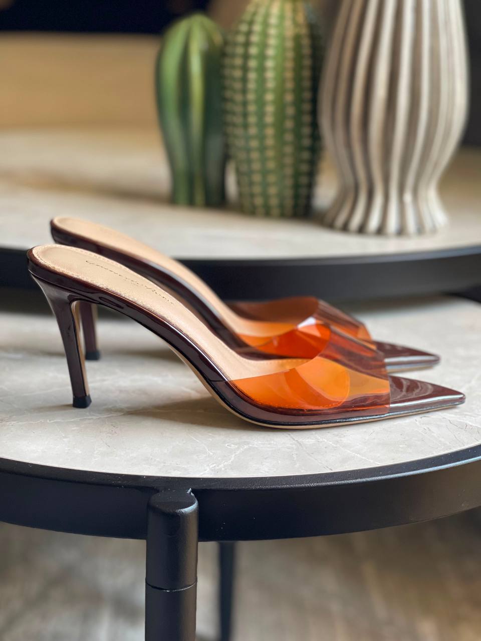 GIANVITO ROSSI
Vip quality
Size:36 to 41
450 dhs✅

Zain113
♥️♥️♥️