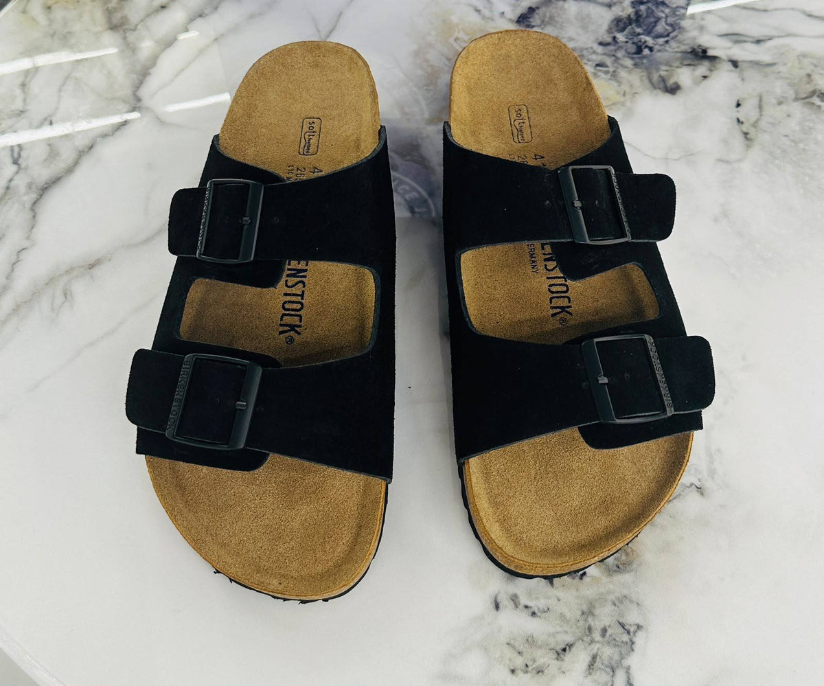 Uggs
Slippers 

High quality 

size 40-46 
100 dhs🇦🇪🇦🇪

Zain132
♥️♥️♥️