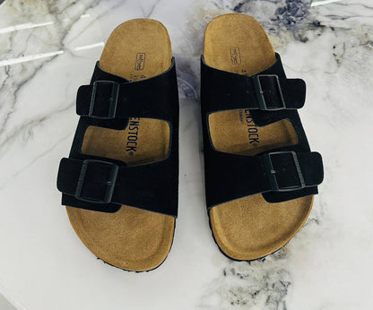 Uggs
Slippers 

High quality 

size 40-46 
100 dhs🇦🇪🇦🇪

Zain132
♥️♥️♥️