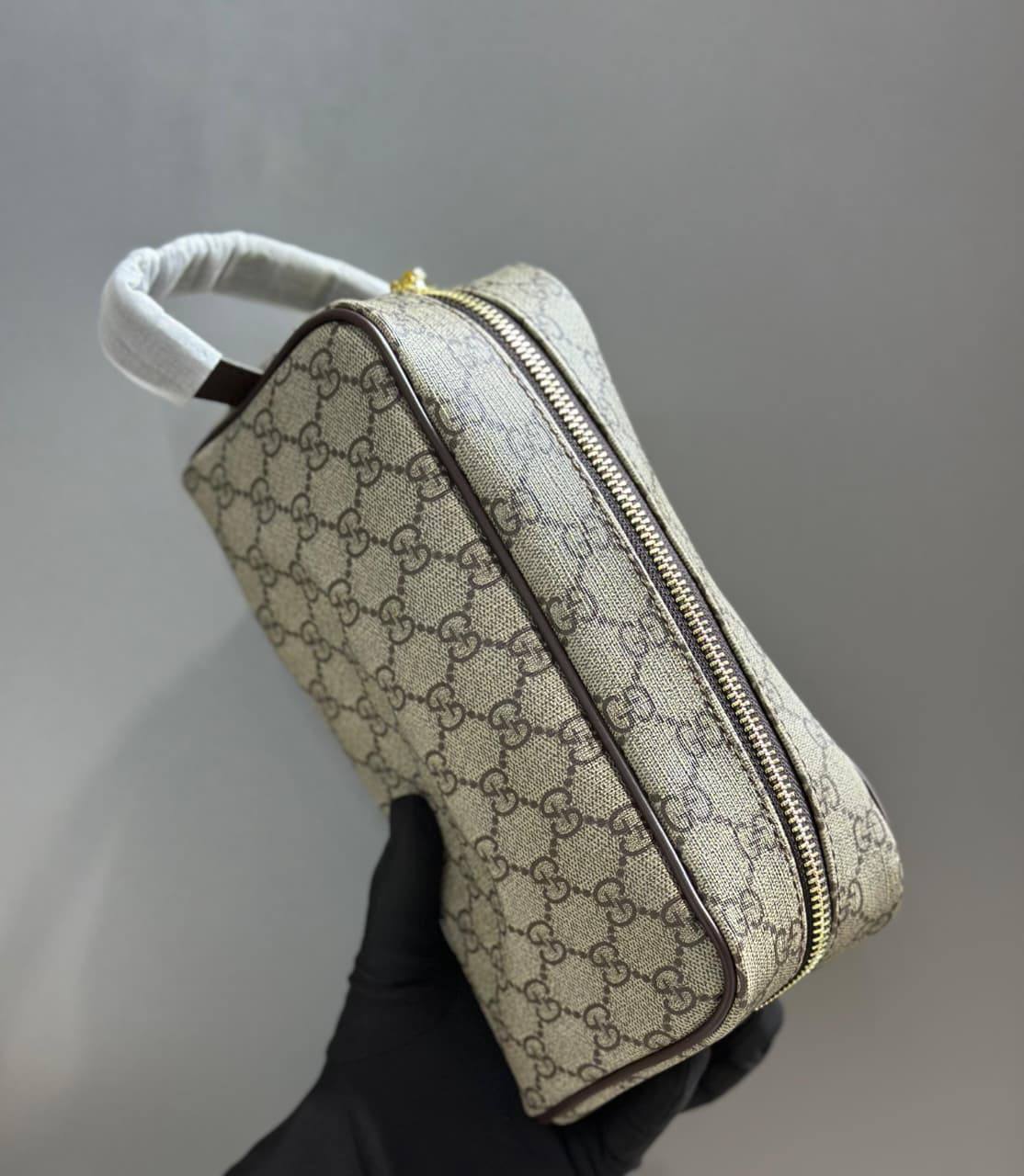 LV
Good quality 
with box 
🎁🎁🎁

65 dhs💓

Zain186
♥️♥️♥️