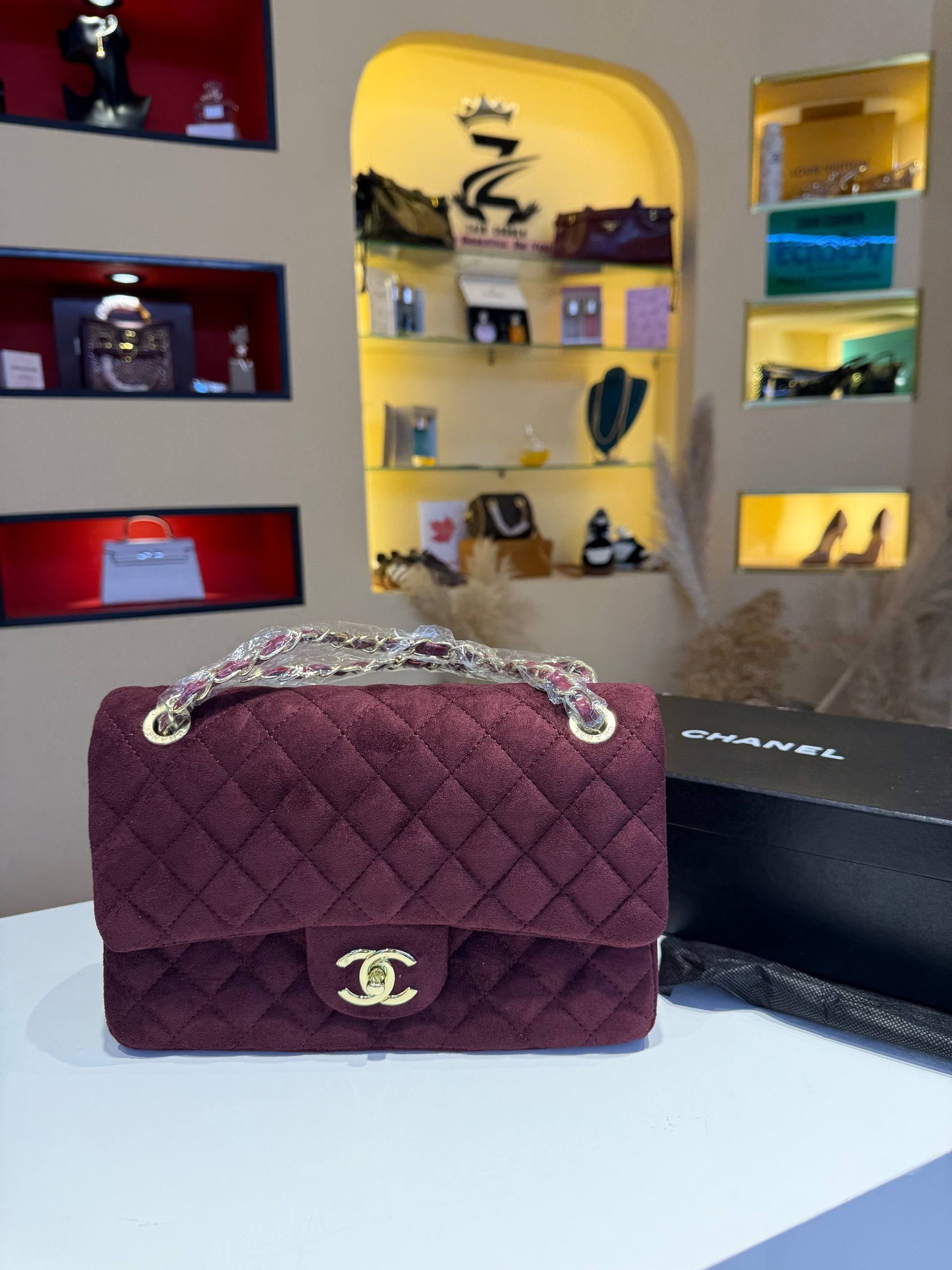 Chanel

110 dhs 
With box
25 cm

Zain31

اطلبوها من الوتس المثبت في الأعلى👆🏻👆🏻

تواصلو معنا 👈🏻 Zain 
For order WhatsApp pinned 👆🏻

♥️♥️♥️
