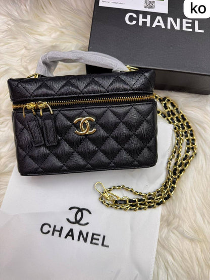 Chanel LP 

Size :  19 * 13  cm

80 dhs🪙💕

with box 🎁

Zain115
♥️♥️♥️