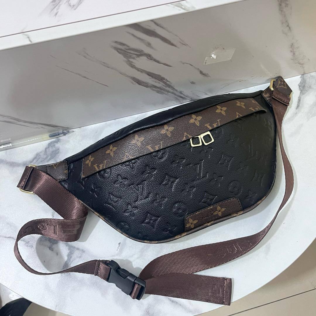LV
44*18 cm
55 dhs🇦🇪🇦🇪

Zain17
♥️♥️♥️