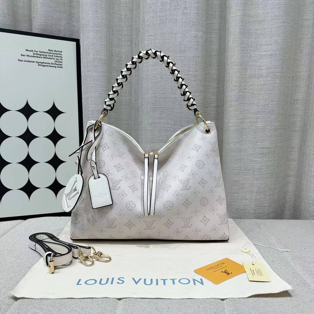 LV
115 dhs🌺 
high quality  

38cm

Zain26
♥️♥️♥️