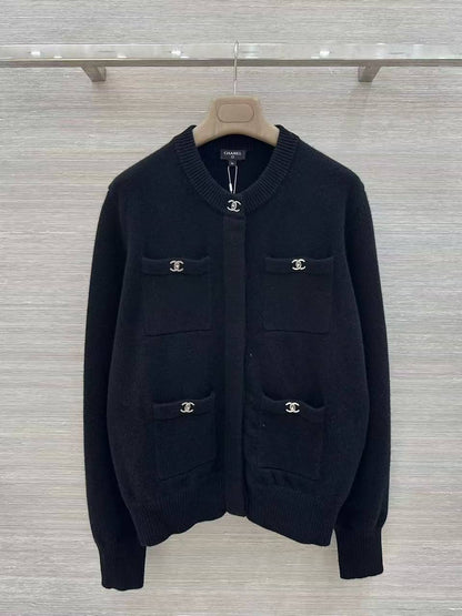 CHANEL NEW 

VIP QUALITY 

CASHMERE

Size : 36-38-40-42

600 dhs🇦🇪🇦🇪

Zain287
♥️♥️♥️