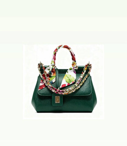 Bags
110 dhs✅

high quality 

With box
🎁🎁🎁

Zain26
♥️♥️♥️