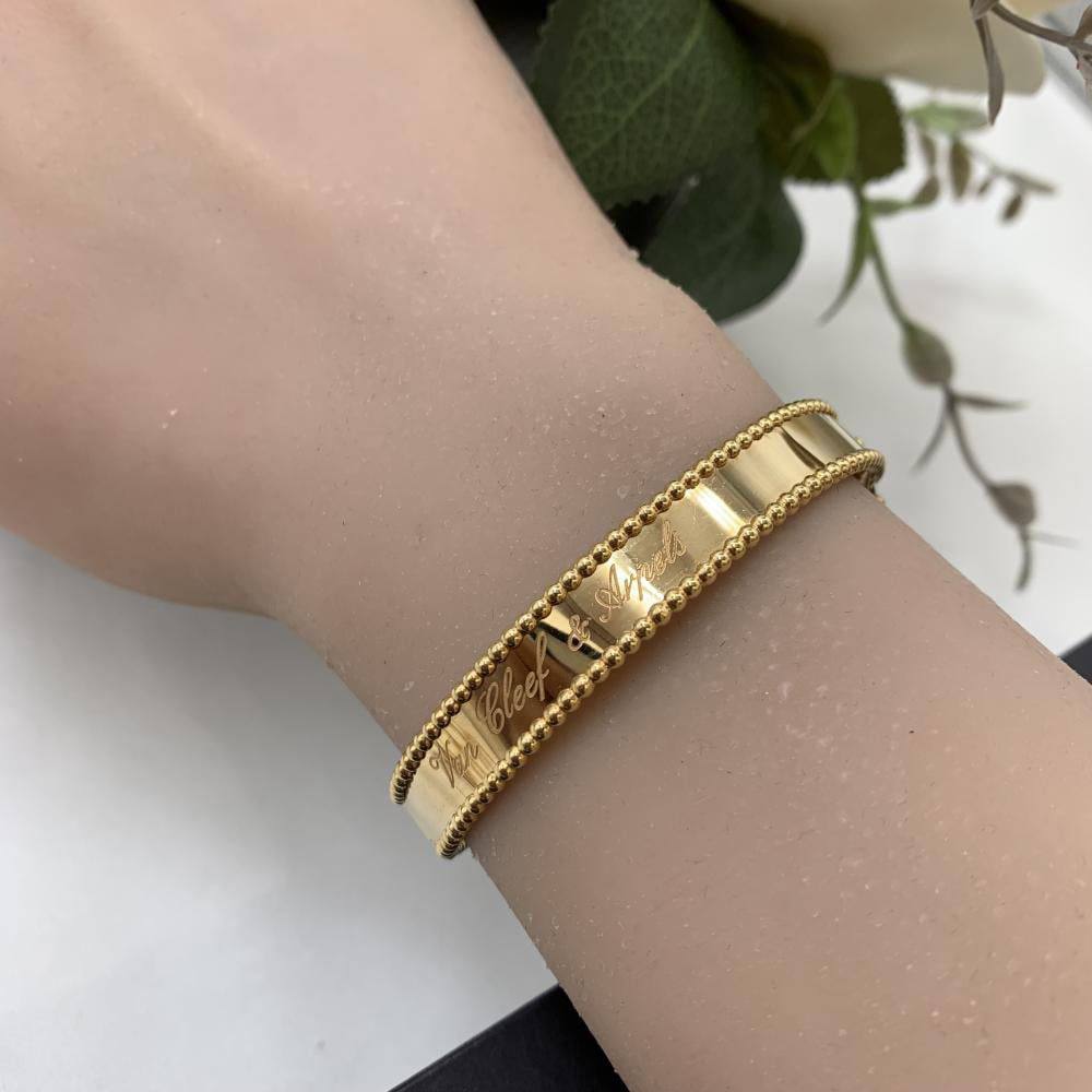 *Van Cleef & Arpels signature❤️‍🔥*
VCA
Bangle 🦋
Master quality 🍁
With normal boxes 🗃️ 
65 dhs✅
With master box 📦 
100 dhs✅

Zain216
♥️♥️♥️