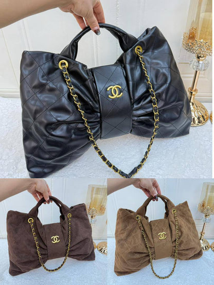 Chanel
95 dhs🌺
size 43×4×32cm

Zain42
♥️♥️♥️