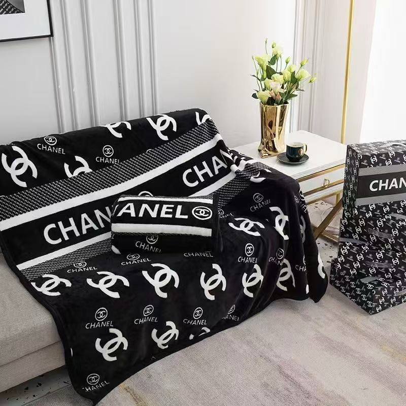 New
200*230 cm
55 dhs🪙🌨️
with box
🎁🎁🎁

Double size

Zain17
♥️♥️♥️